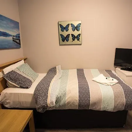 ハイ バンク 2* リーズ