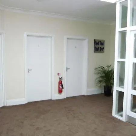 ハイ バンク ホテル 2*